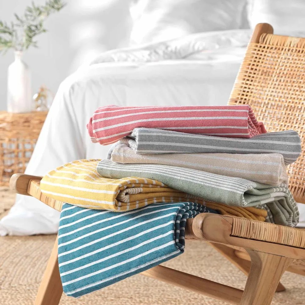 Bézs ágytakaró 220x240 cm Adele – douceur d'intérieur