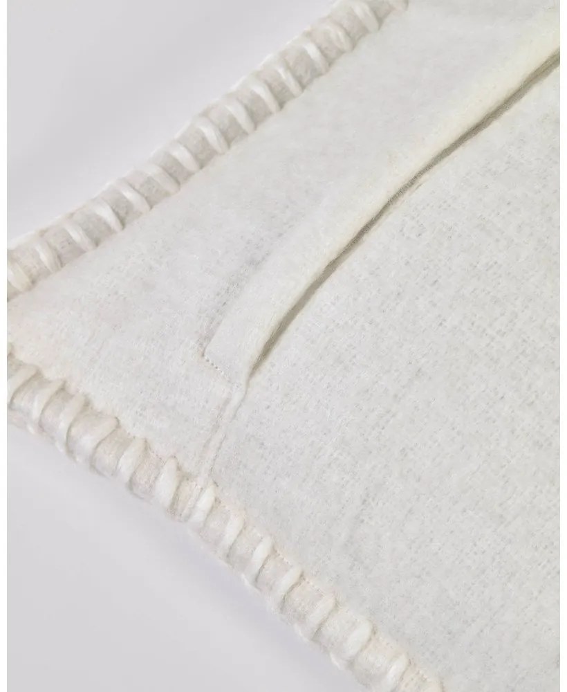 Gyapjúkeverék párnahuzat 45x45 cm Augustina – Kave Home