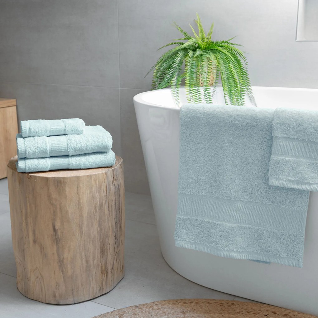 Goldea bambuszszálas törölköző és fürdőlepedő - égszínkék 30 x 50 cm