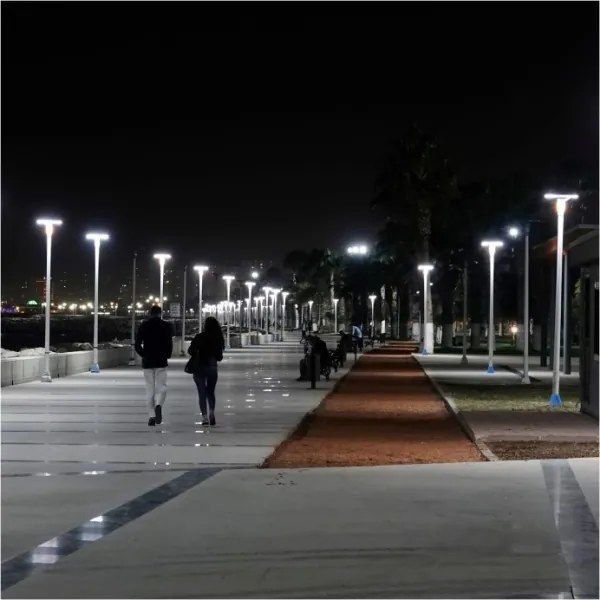 LED napelemes utcai lámpa érzékelővel LUVIA LED/15W/3,2V 4000K IP54 5400 mAh + távirányító