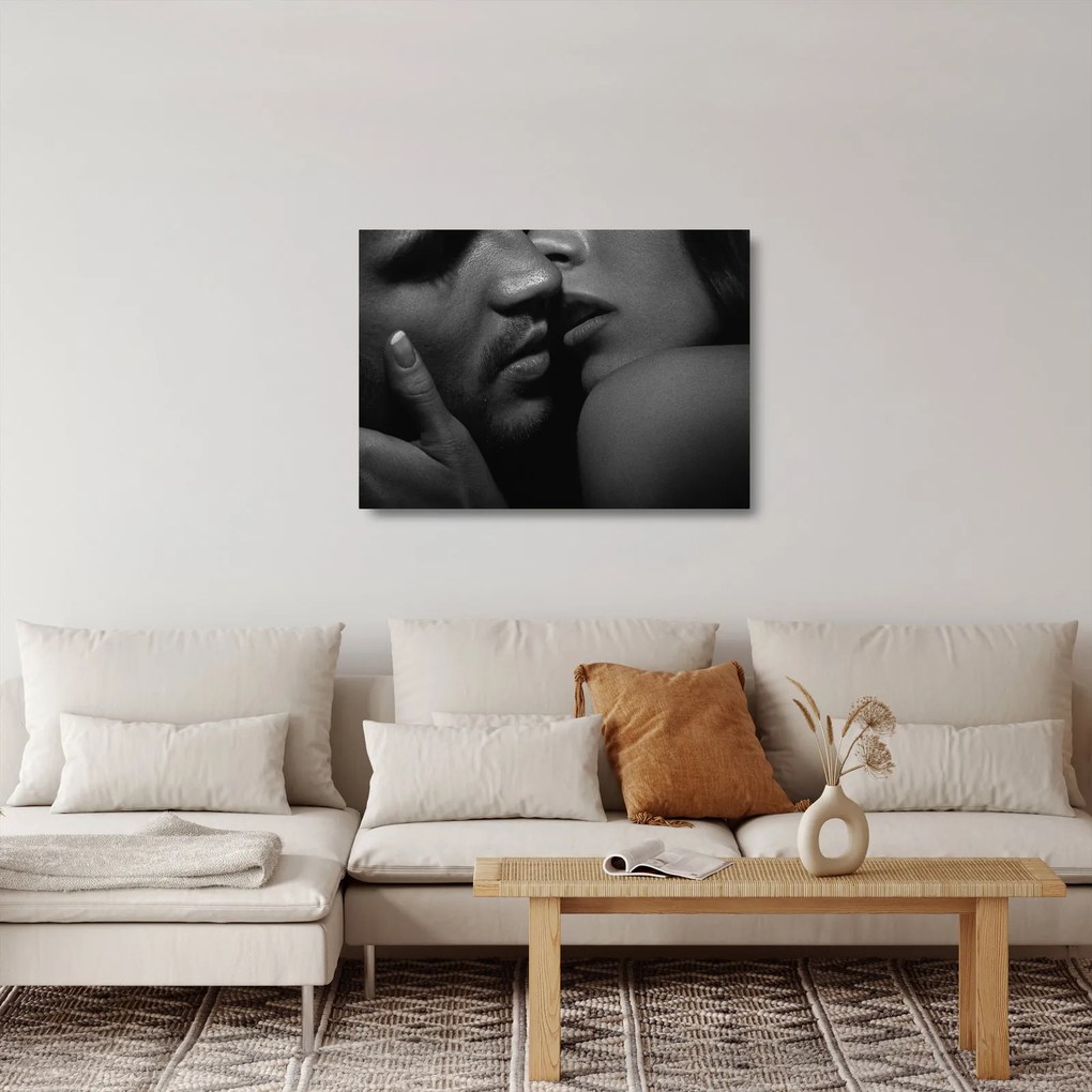 Kép - Csók, fekete-fehér fotó (üvegen) (70x50 cm)