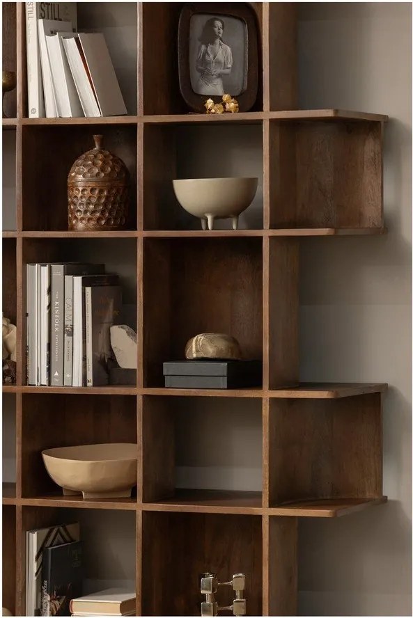 Sötétbarna mangófa könyvespolc 130x180x35 cm Sinne – WOOOD