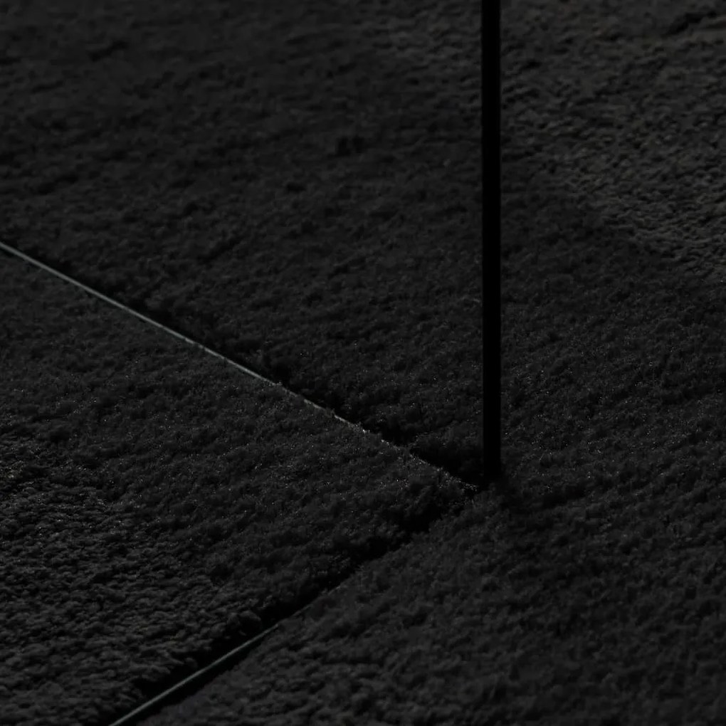HUARTE fekete rövid szálú puha és mosható szőnyeg 140 x 200 cm