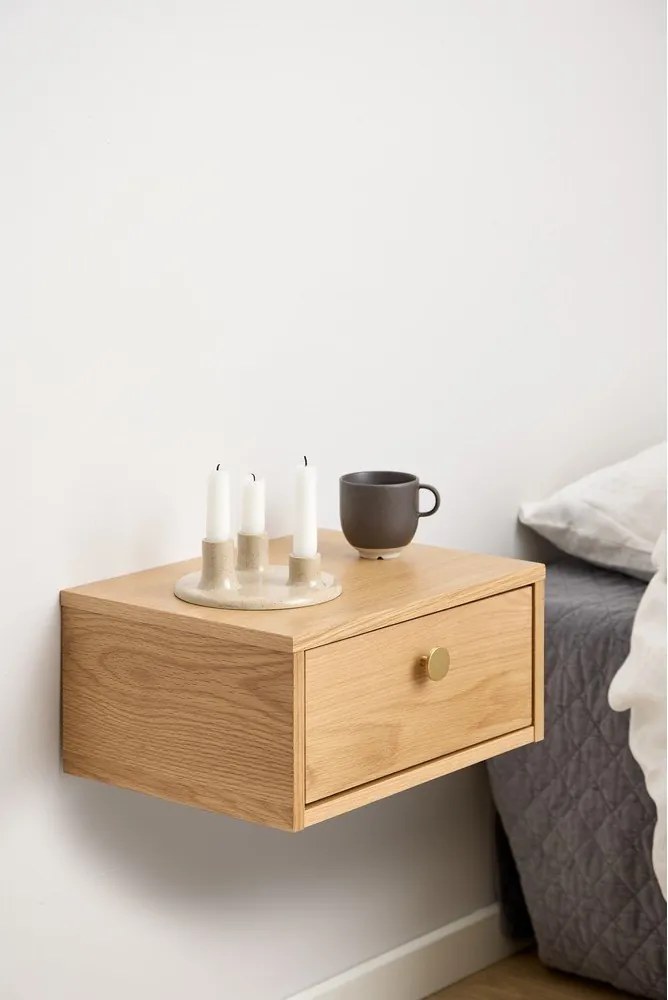 Világos natúr színű éjjeliszekrény tölgyfa dekorral Monfort – Actona