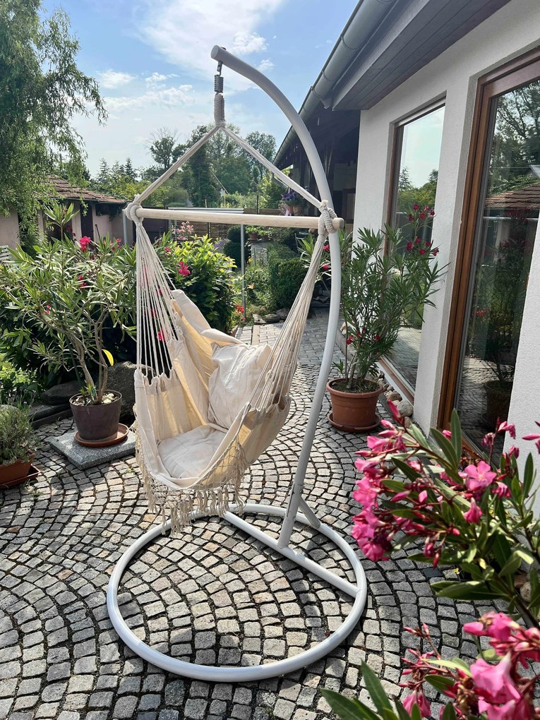 PALAK bézs függőszék fekete állvánnyal