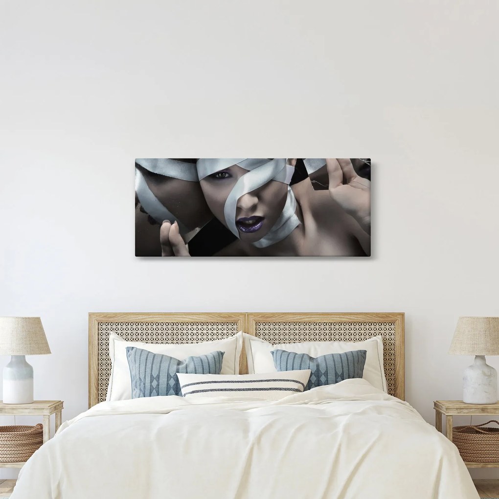 Egy nő szalaggal (120x50 cm)