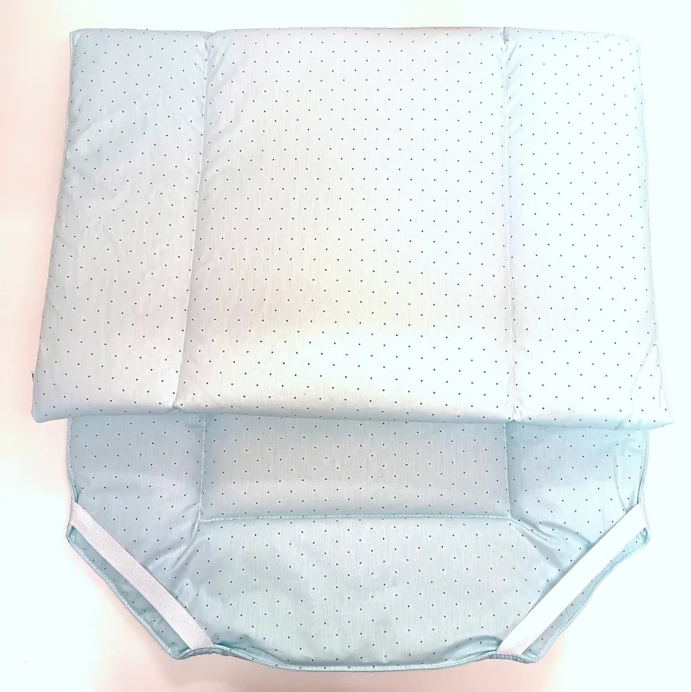 Pöttyös és fehér bélelt lepedő 133 X 58 cm