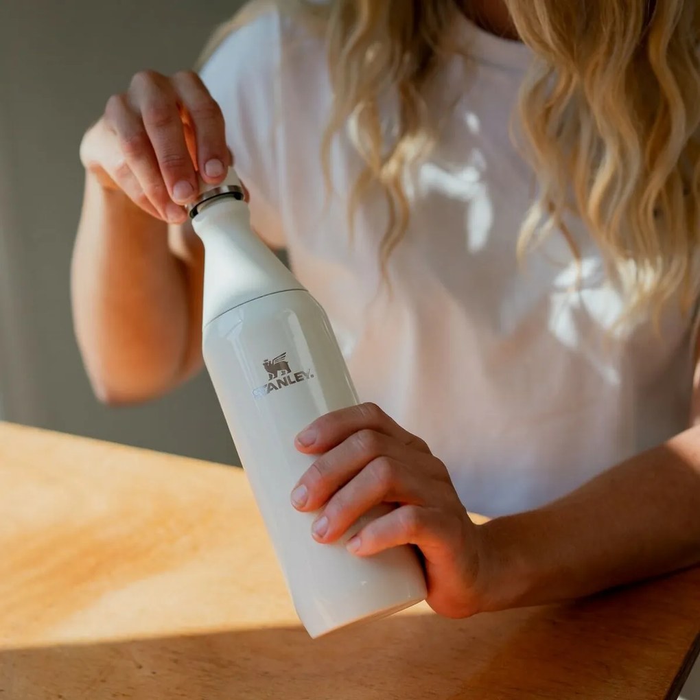 STANLEY All Day Slim Bottle palack 600 ml Cream Goss, 0,6 l