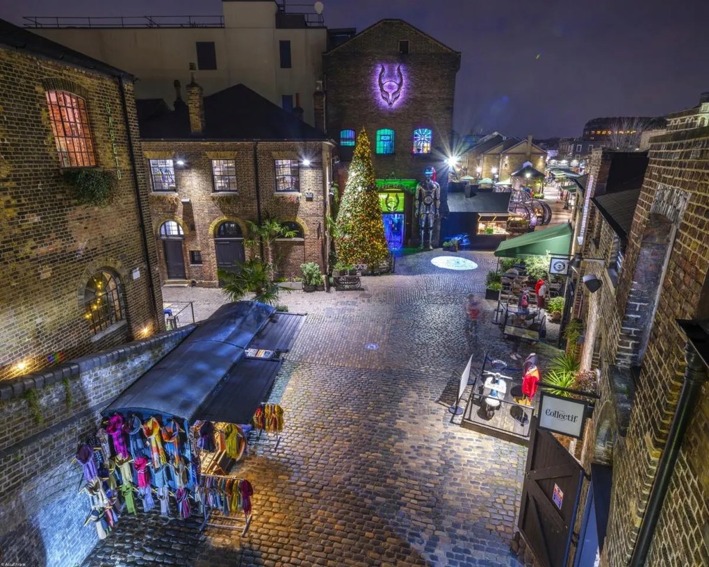 Poszter 50x40cm Camden piac éjszaka, Assaf Frank