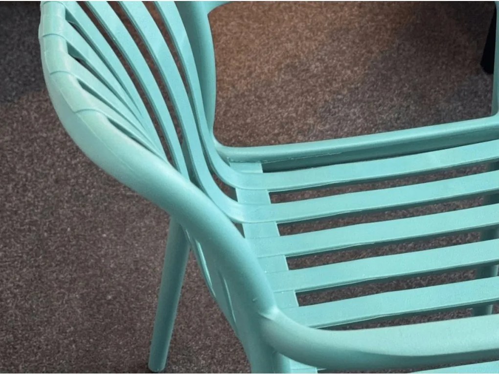 Műanyag szék TREGO kartámaszokkal, kék