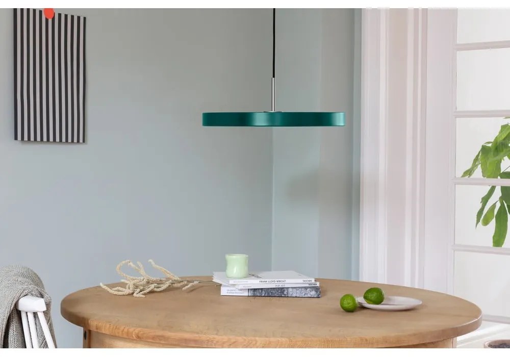 Sötétzöld LED függőlámpa fém búrával ø 43 cm Asteria Medium – UMAGE