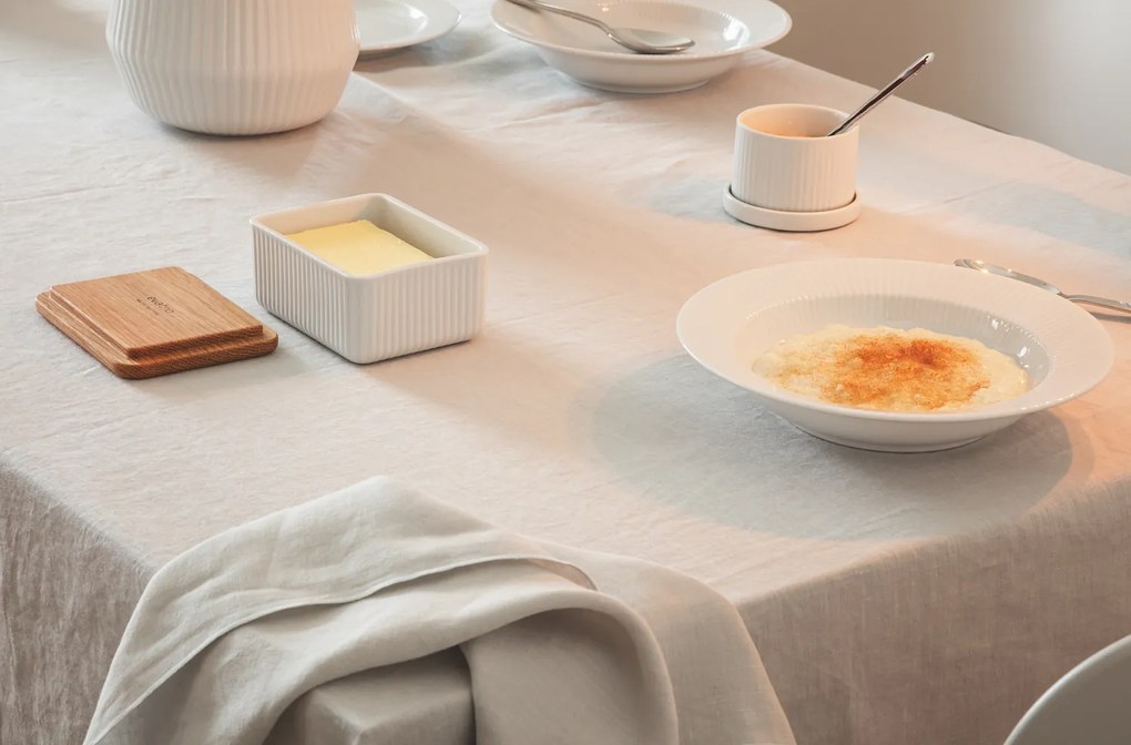 Nordic kitchen porcelán vajtartó, tölgyfa fedővel, Legio Nova - Eva Solo