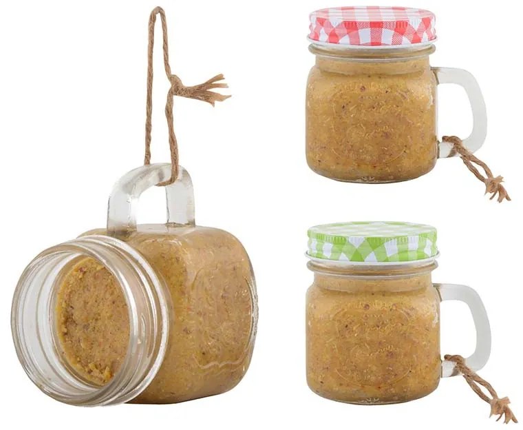 Mogyoróvaj eleség üveg bögrében, zöld