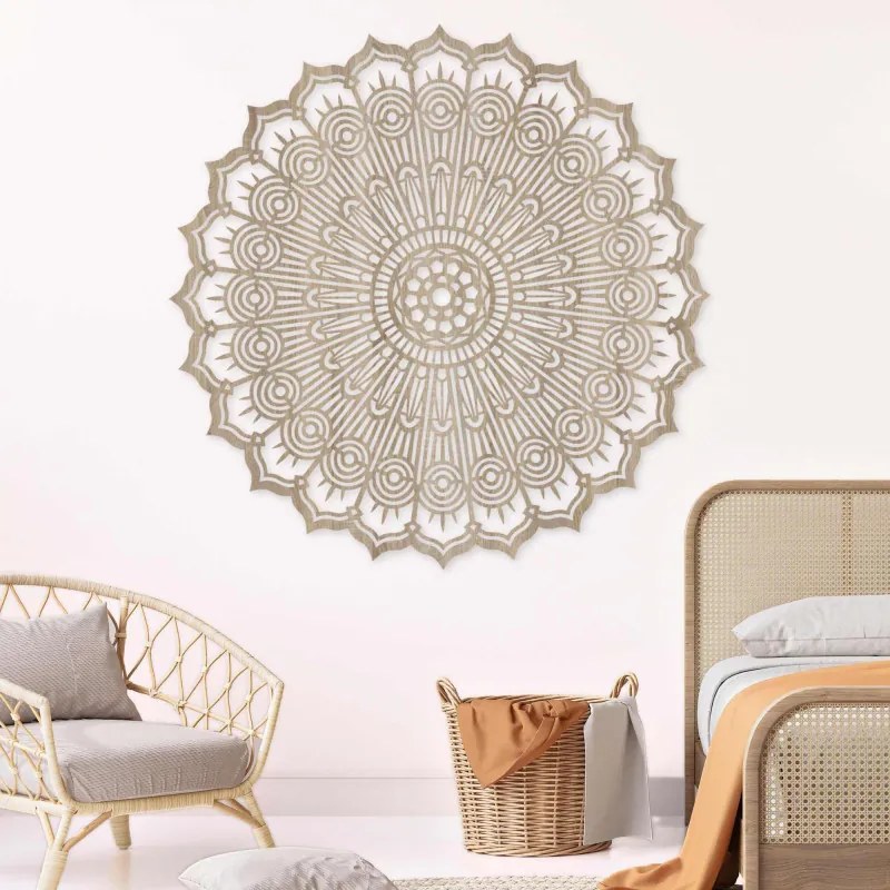 Fából készült mandala a falon | PERKO