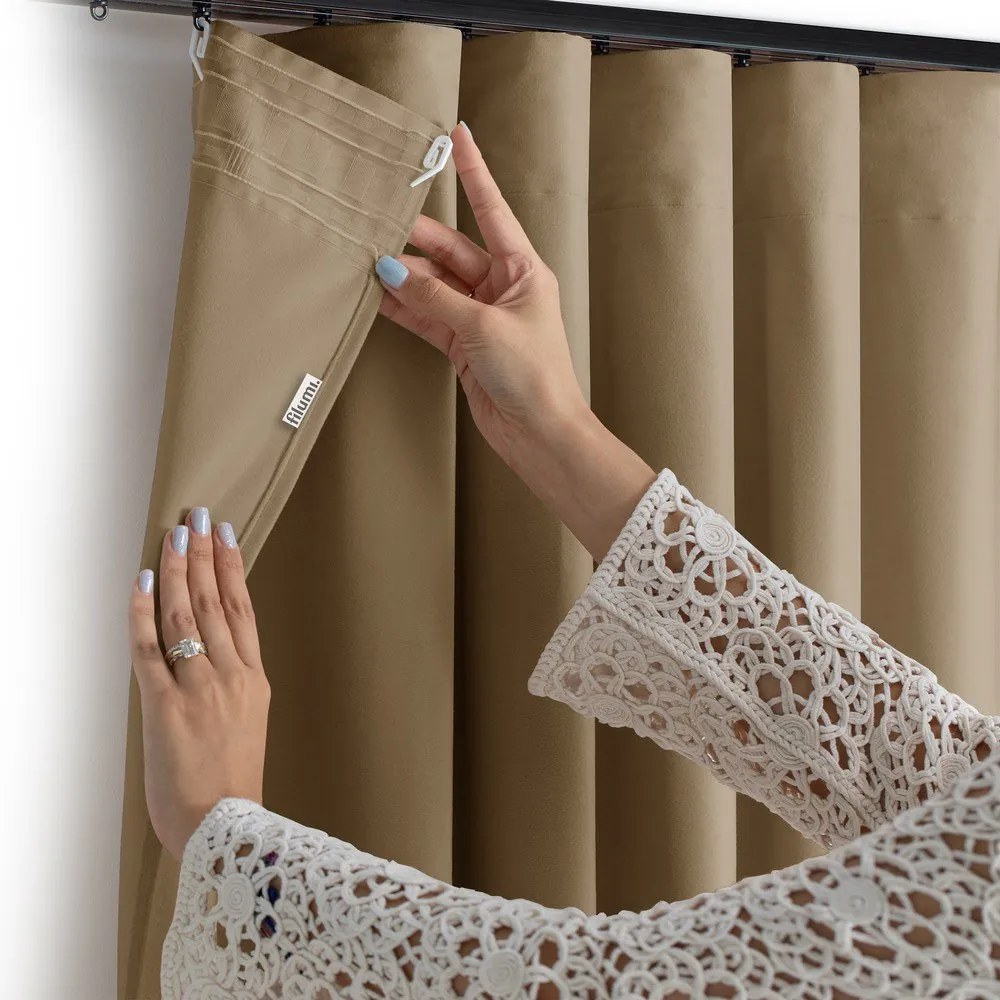 Bézs bársony dimout (részleges sötétítő) függöny 200x250 cm Velto – Filumi