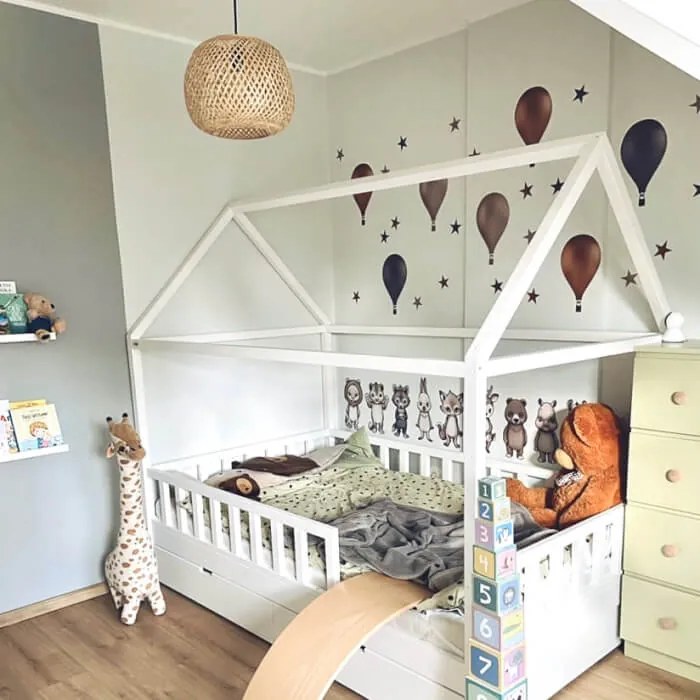INSPIO Hőlégballon falmatrica állatkákkal