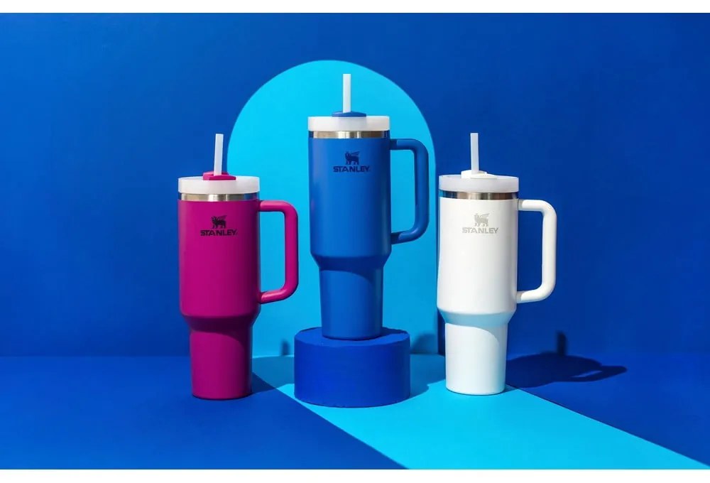 Fehér rozsdamentes acél termosz szívószállal 1,18 l Quencher H2.0 FlowState Tumbler Frost – Stanley