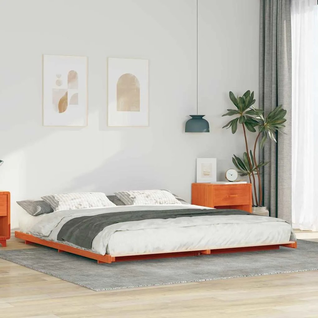 Földi ágykeret Viaszbarna 200 x 200 cm Tömör fenyőfa