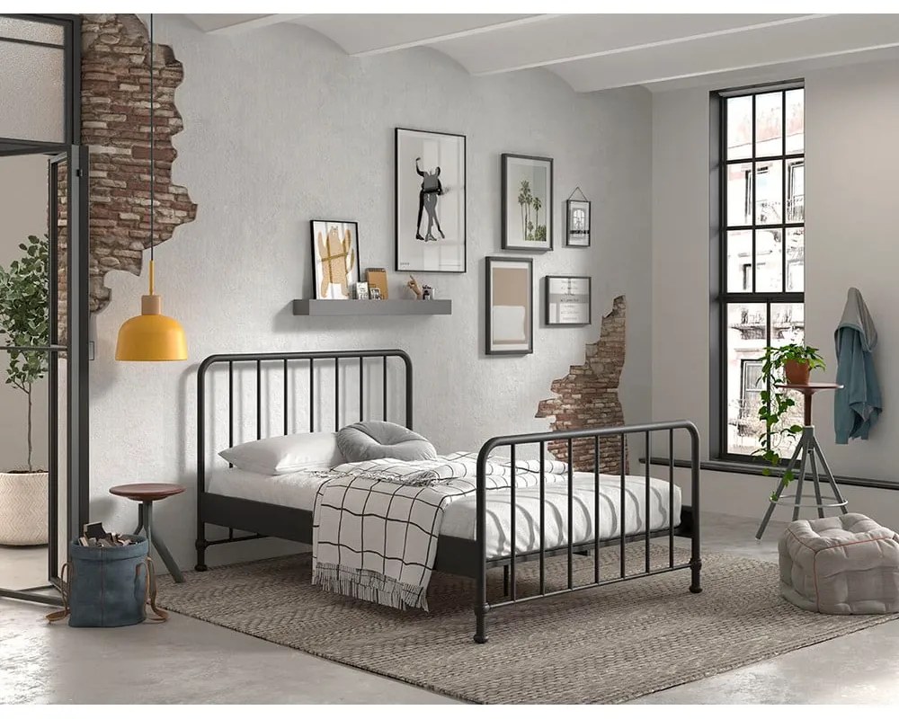 Fekete fém egyszemélyes ágy ágyráccsal 140x200 cm BRONXX – Vipack