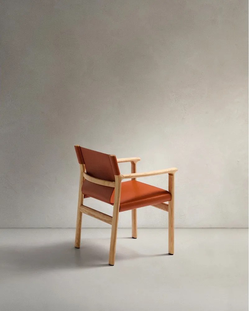 Konyakbarna kőrisfa karfás étkezőszék Jan – Kave Home