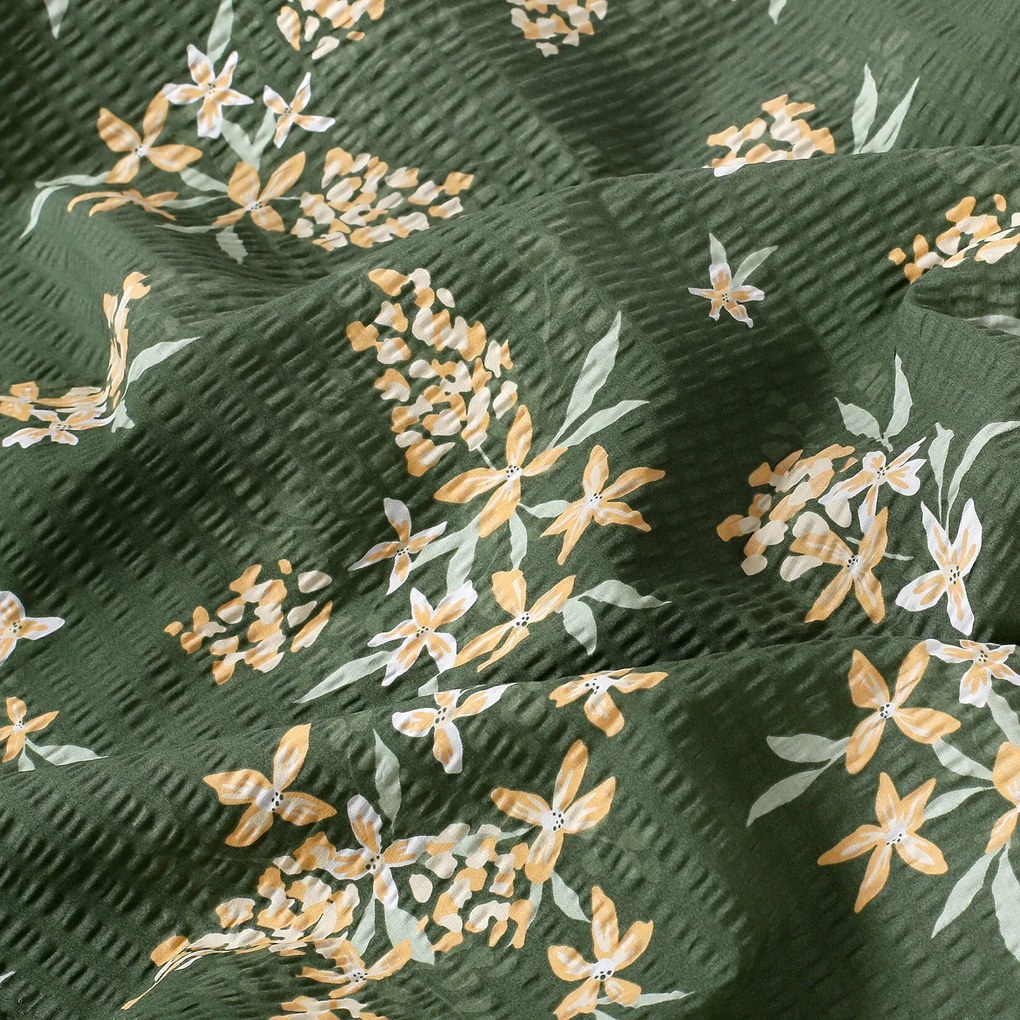 Goldea krepp párnahuzat - sárgabarackszínű virágok 50 x 50 cm