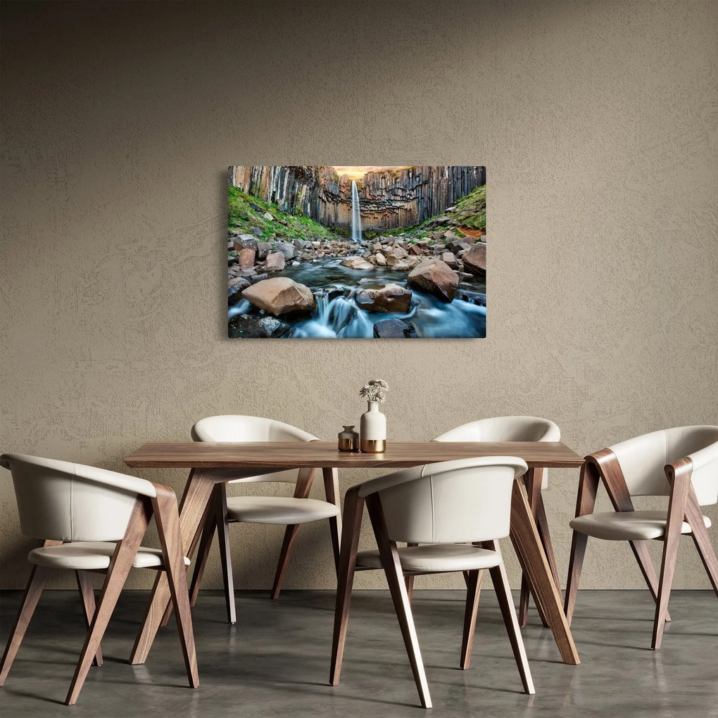 Kép - Svartifossi vízesés, Izland (90x60 cm)