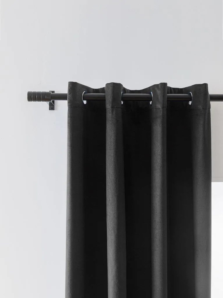 Sötétszürke fényzáró függöny VELVET 140x250 cm Felfüggesztés: Fém gyűrűk
