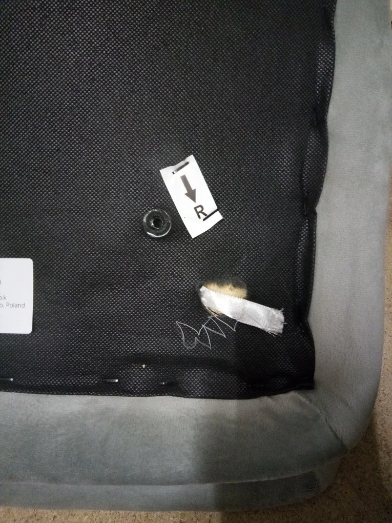 AKCIÓ Szürke bársony étkezőszék LIBRA fekete lábakkal II. minőség