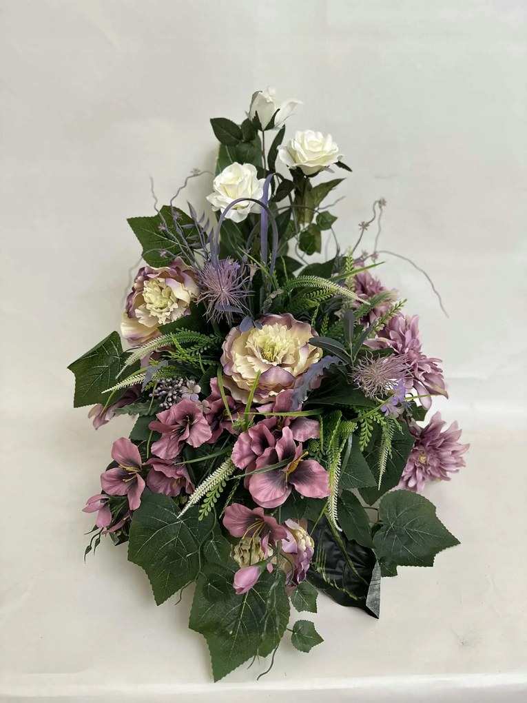 Kompozíció Virágok a sírhoz temető csokor virágtartó művirágok