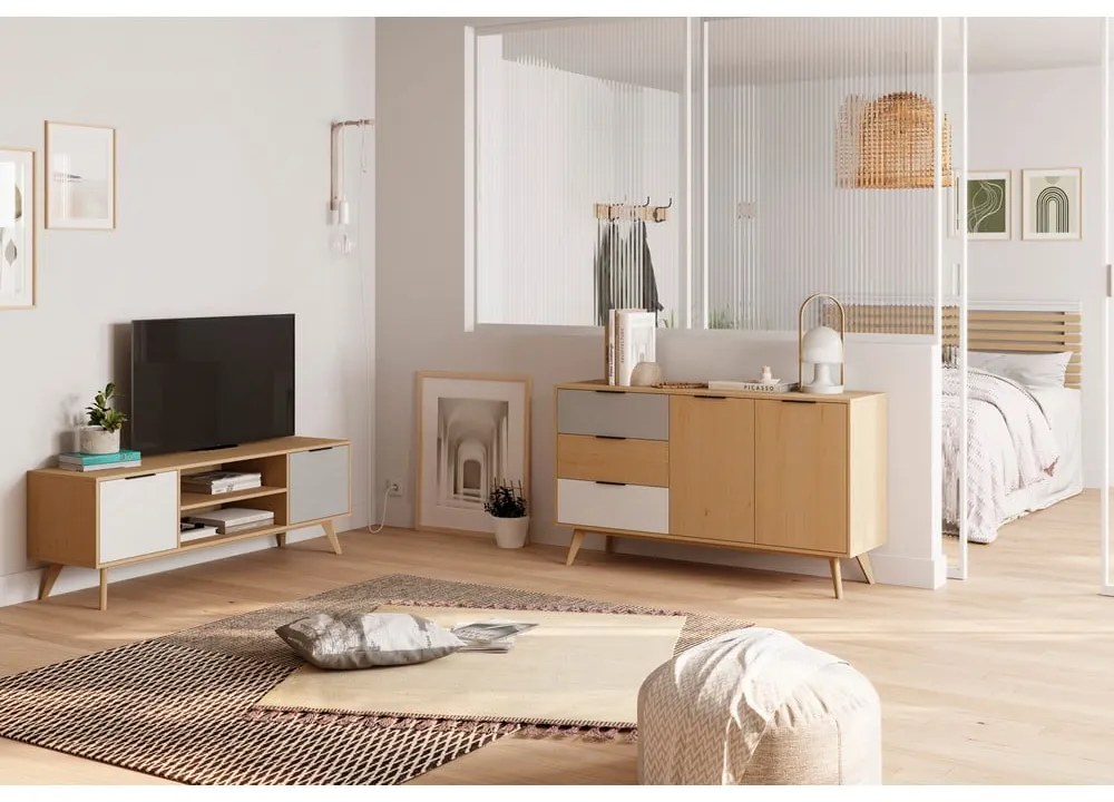 Natúr színű borovi fenyő TV-állvány 140x53 cm Elfa – Marckeric