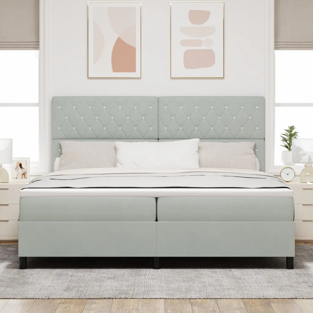 Boxspring Ágy Matraccal & LED Fény Világosszürke 200x200 cm Bársony
