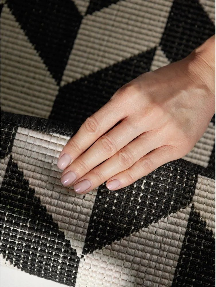 Fekete-krémszínű kültéri-beltéri futószőnyeg 80x200 cm Haringey Terrick – Ted Baker