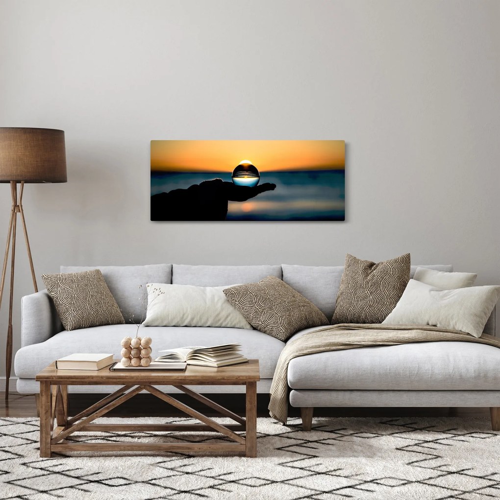 Üveggolyó a tenyérben (120x50 cm)