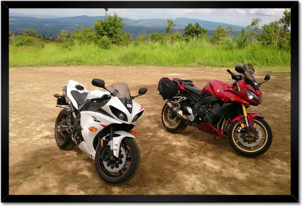 Poszterek 60x40-es keretben Yamaha R1 terepen