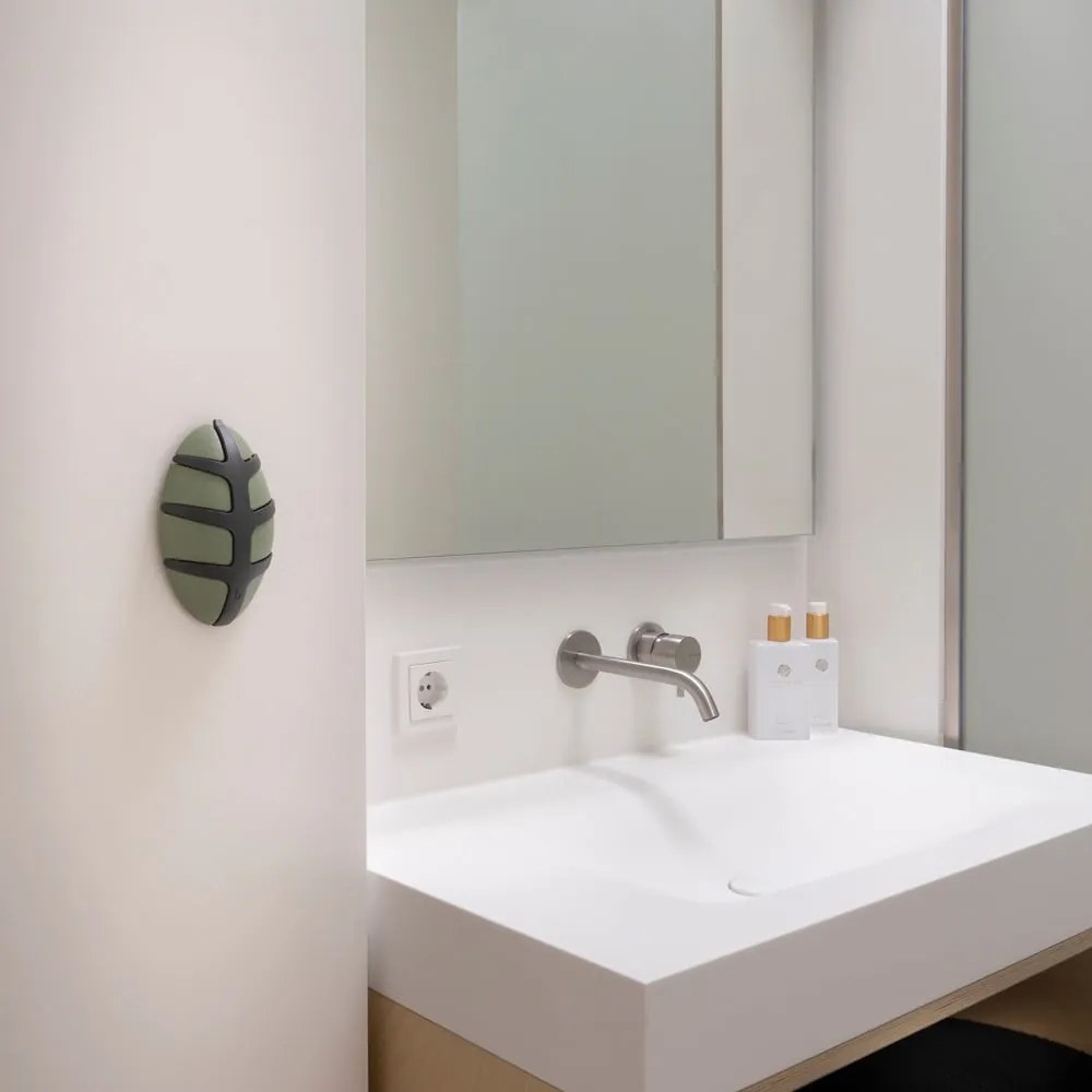 Sötétzöld fali akasztó Bug – Spinder Design