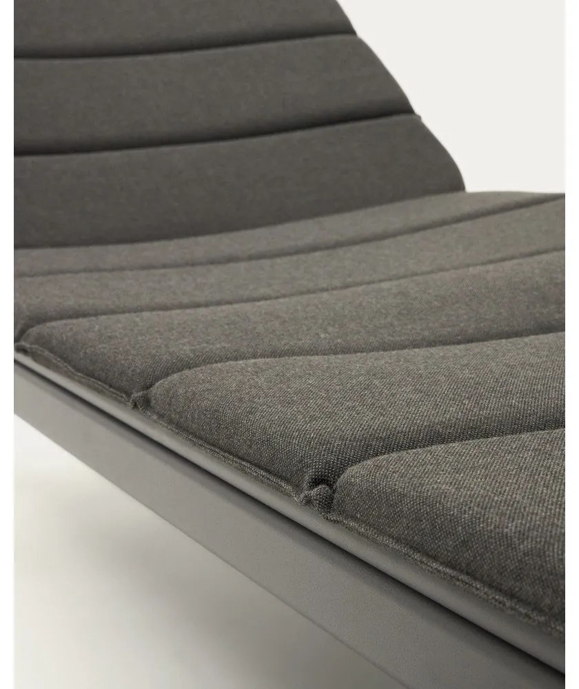 Fekete fém kerti napozóágy Marcona – Kave Home