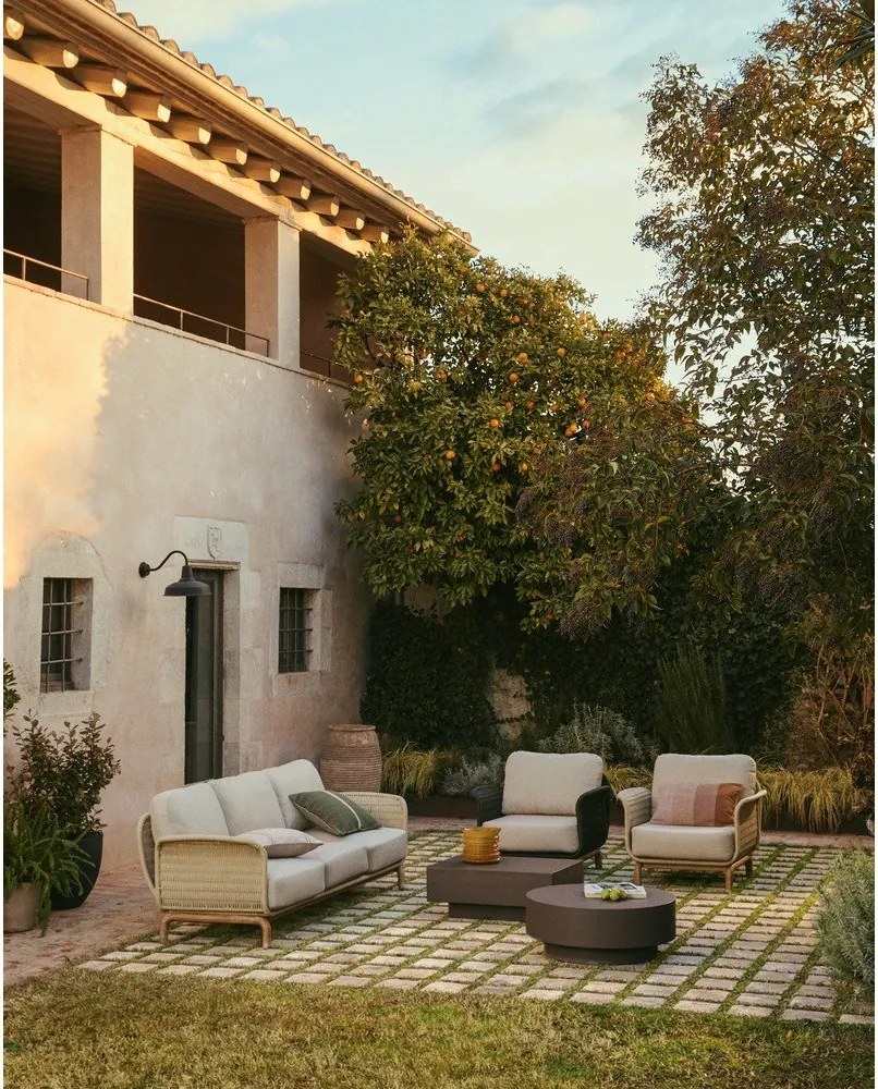 Bézs párnázott kerti fotel Alipa – Kave Home