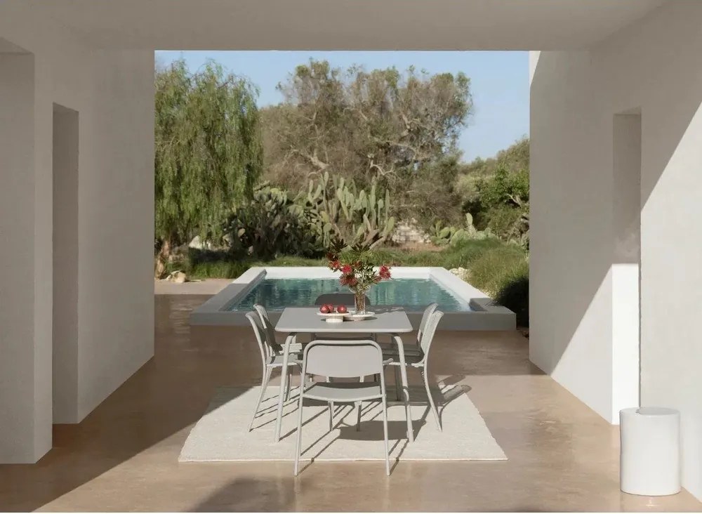 Fém kerti étkezőasztal 90x180 cm Yua – Blomus