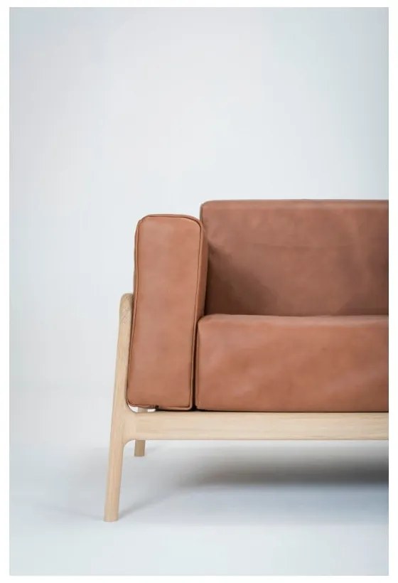 Fawn konyakbarna kanapé bivalybőrből, tömör tölgyfa szerkezettel, 210 cm - Gazzda