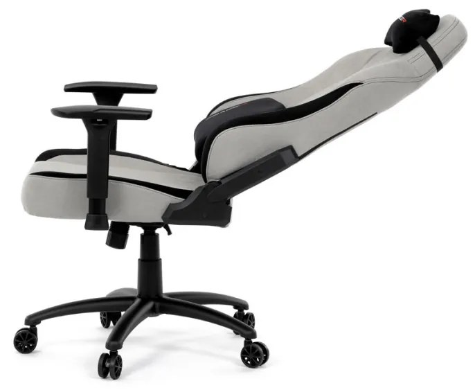 Scaun pivotant gamer, material argintiu, structură balansoar, poziționare spătar 90°-180°, cotiere 3D, perne din spumă cu memorie