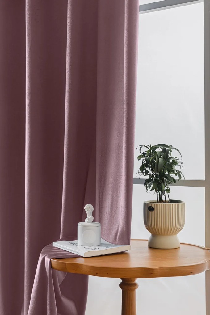 Világoslila VELVET sötétítő függöny 140x270 cm Felfüggesztés: Hullámos sínszalag