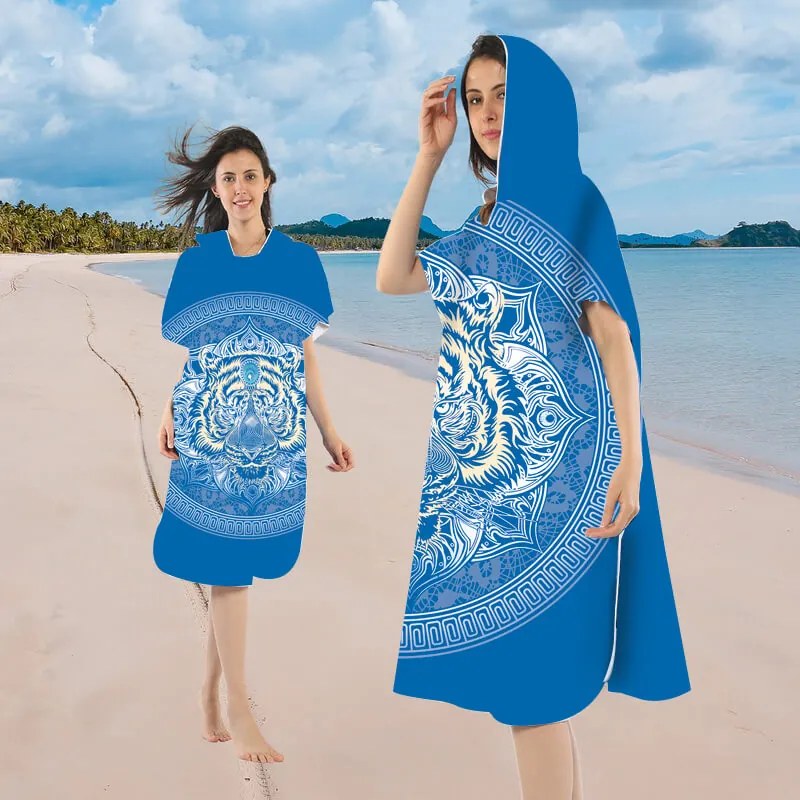 Strandkészlet TIGER – Fürdőlepedő 100×180 cm és poncsó 80×145 cm, kék