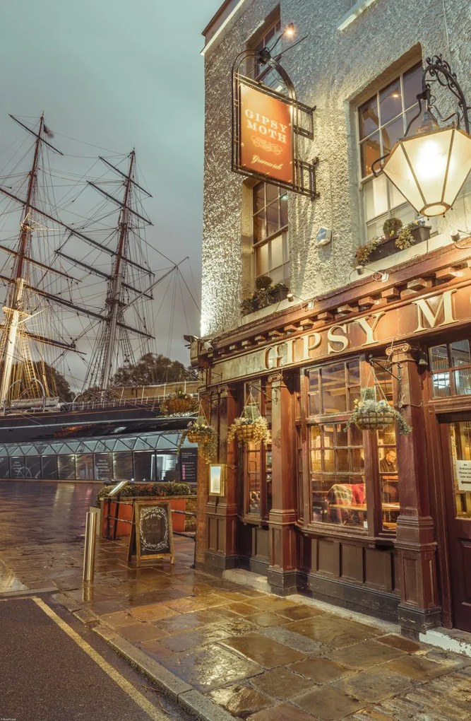 Poszter 53x81cm Cutty Sark és a kocsma Gipsy Moth, Assaf Frank