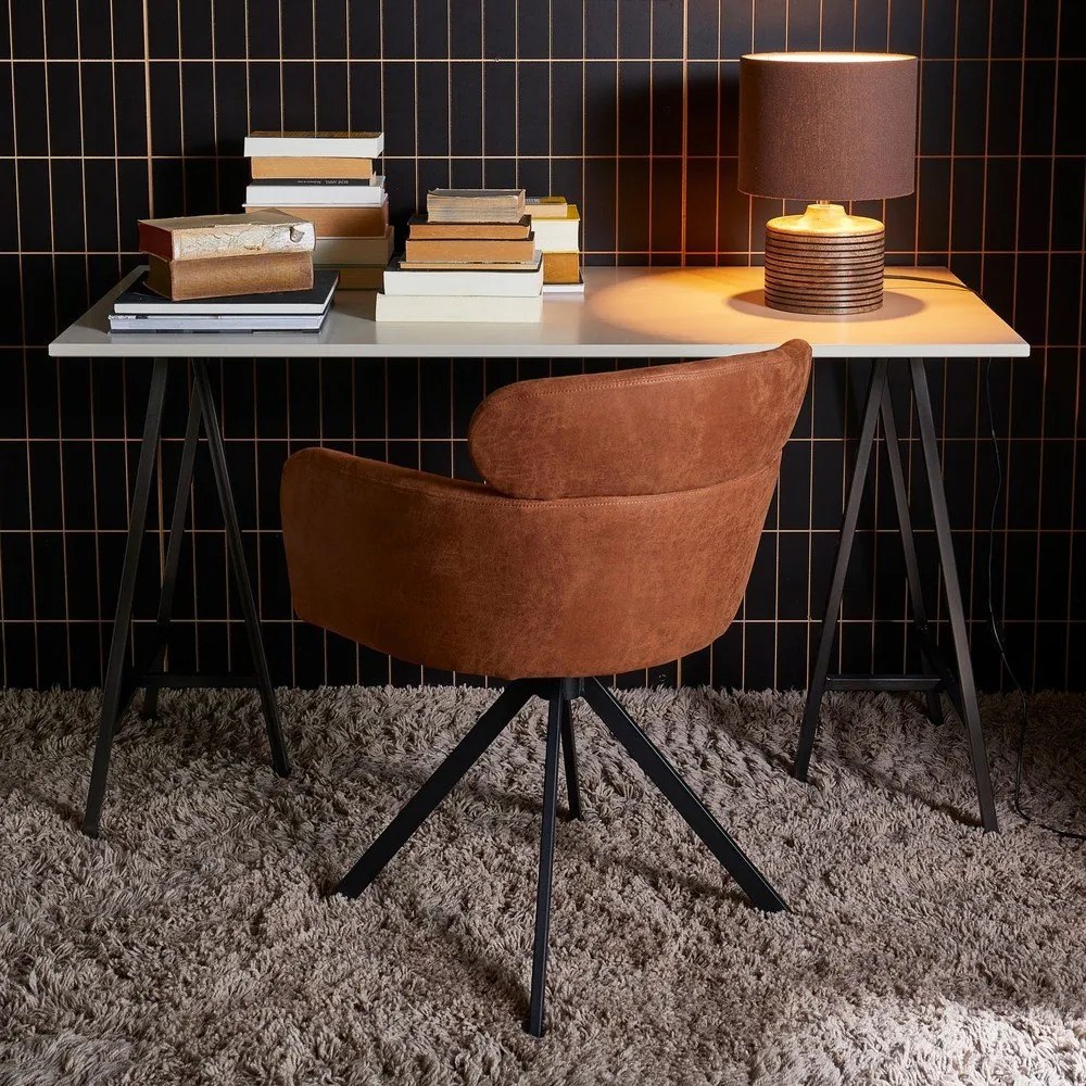 Konyakbarna kárpitozott karfás étkezőfotel Fenne – WOOOD