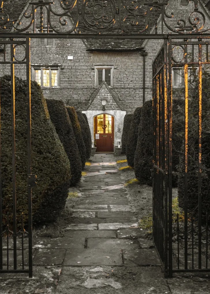 Poszter 50x70cm Egy régi házikó homlokzata Siddingtonban, Assaf Frank