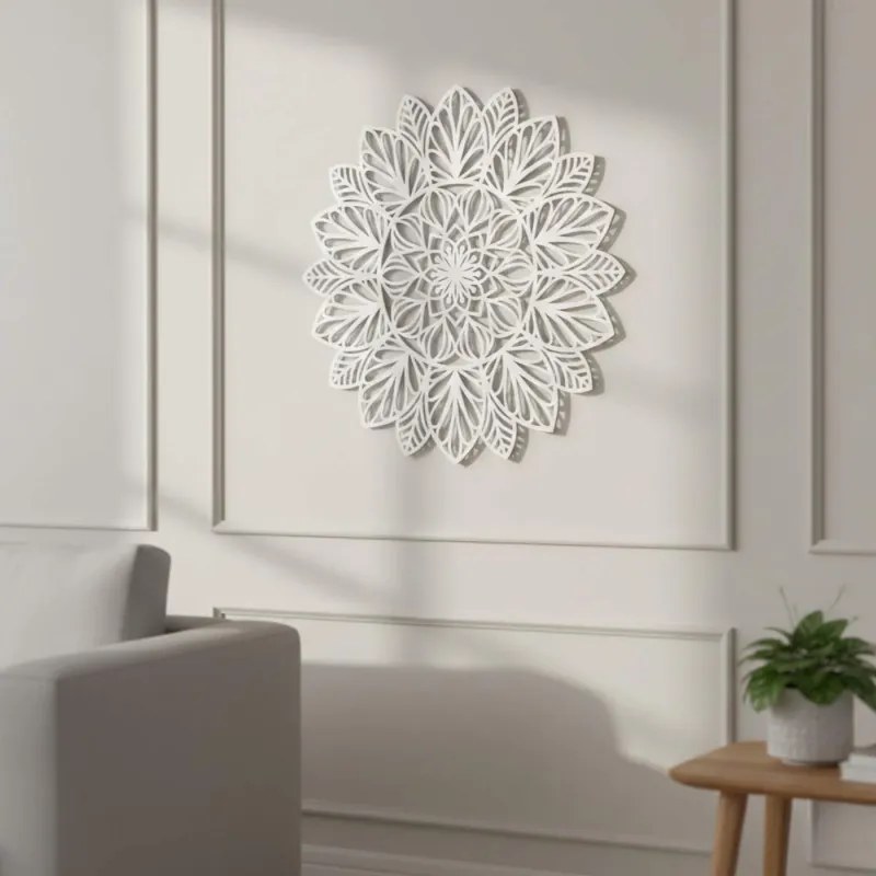Fából készült mandala a falon | LÓTUSZ
