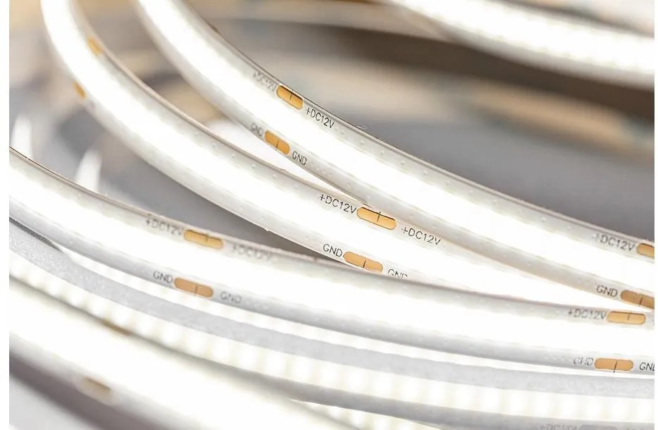 LED szalag COB LED csík, 1600 LED/5 fm, semleges fehér, 8W/fm, 40W/5fm , 8mm , 5fm/tekercs, 12V, IP20, 800lm/m, mini AMP vel