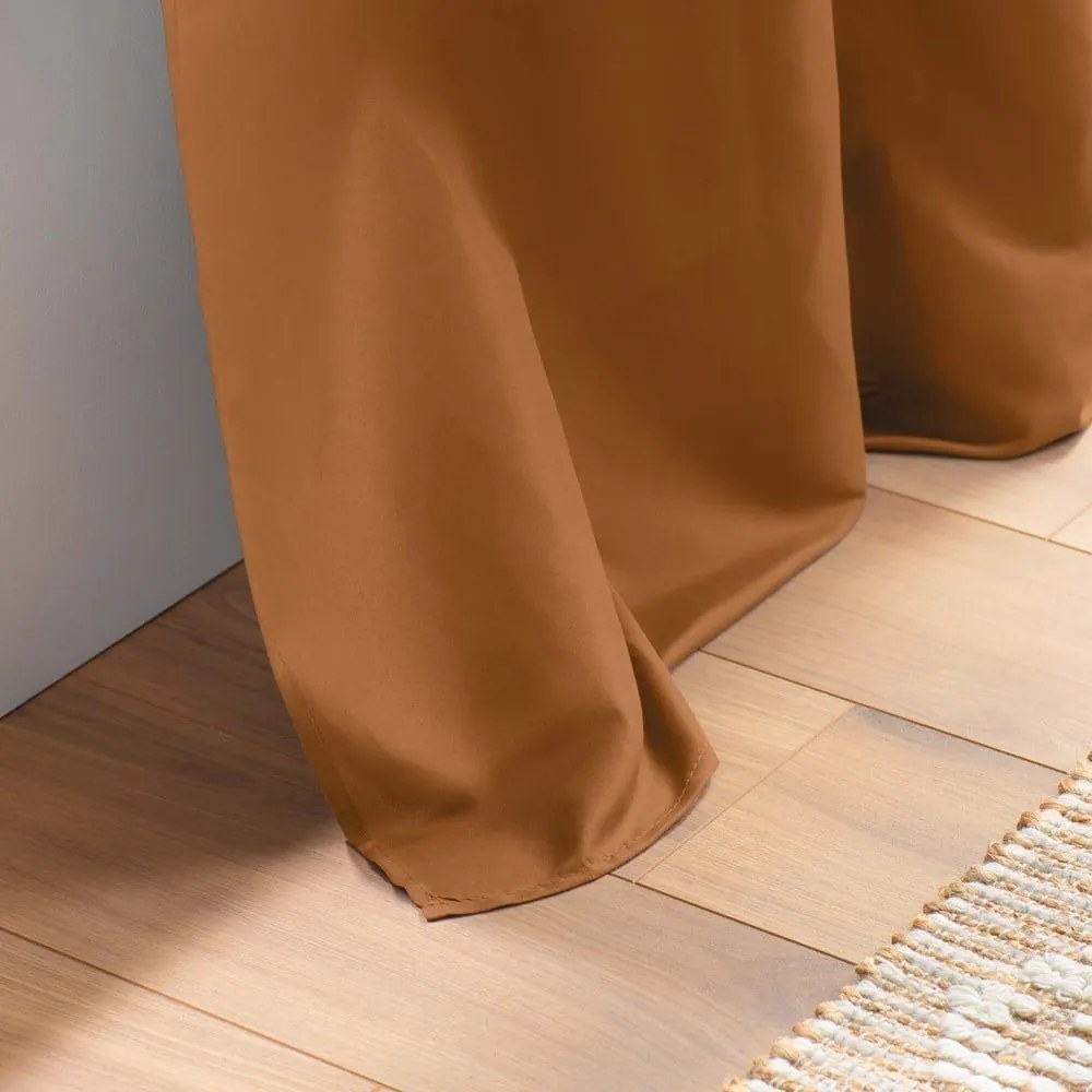Barna mikroszálas függöny 140x280 cm Absolu – douceur d'intérieur