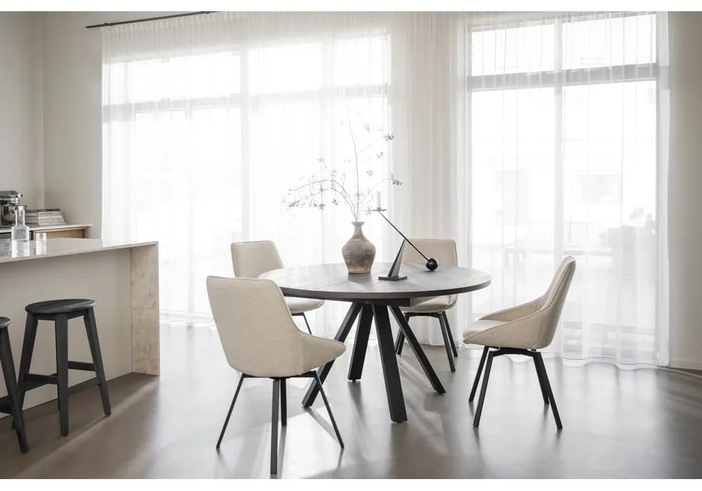 Sötétbarna kerek bővíthető étkezőasztal tölgyfa dekorral ø 135 cm Maddock – Rowico