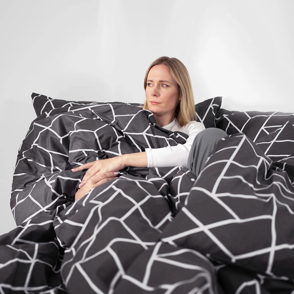 Goldea pamut ágyneműhuzat - mozaik minta, sötétszürke alapon 220 x 200 és 2db 70 x 90 cm